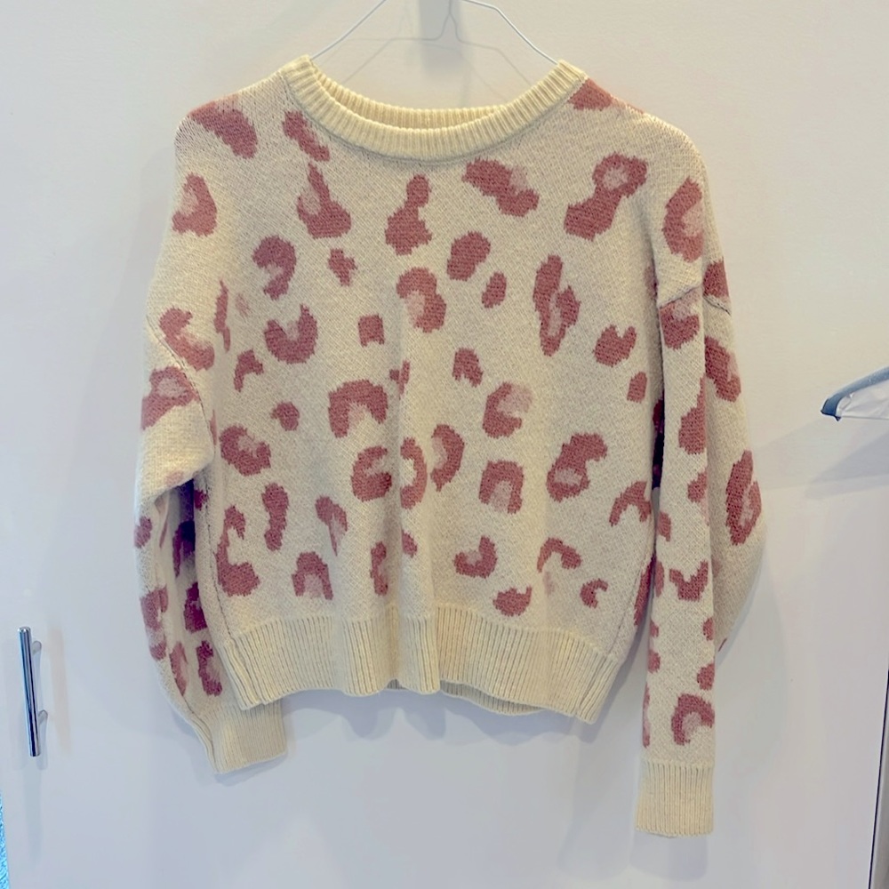 Goodnight Macaroon heavyweight sweater. Size M.
